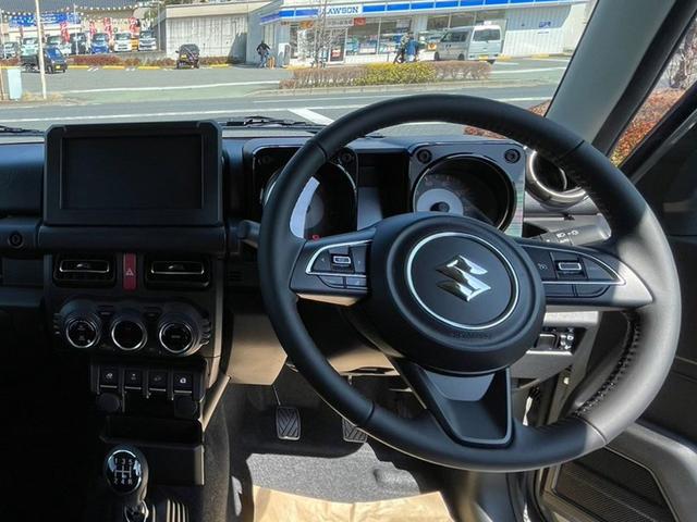 ジムニー ＸＣ　届出済未使用車／スズキセーフティサポート／クリアランスソナー／ＬＥＤヘッドランプ／運転席・助手席シートヒーター／クルーズコントロール／ヒルホールドコントロール（13枚目）