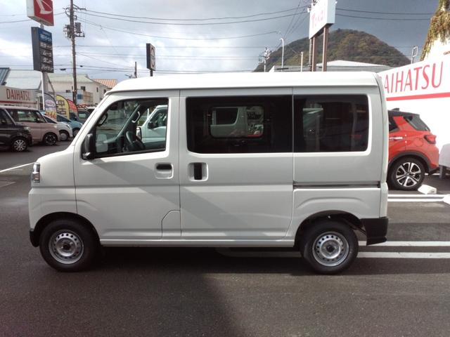 ハイゼットカーゴ ＤＸ　届出済未使用車・衝突軽減ブレーキ・オーバーヘッドシェルフ・コーナーセンサー・キーレスエントリー・パワーウインドウ（11枚目）