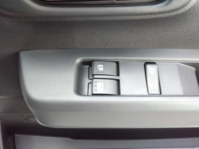 ハイゼットカーゴ ＤＸ　届出済未使用車・衝突軽減ブレーキ・オーバーヘッドシェルフ・コーナーセンサー・キーレスエントリー・パワーウインドウ（17枚目）