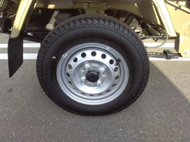 ハイゼットトラック ジャンボエクストラ　届出済未使用車・衝突軽減ブレーキ・ＬＥＤヘッドランプ・ＬＥＤフォグランプ・スマートキー＆プッシュスタート・電動格納式ドアミラー・コーナーセンサー・ＬＥＤ大型荷台作業灯・オーバーヘッドシェルフ（25枚目）