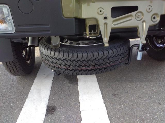 ハイゼットトラック ジャンボエクストラ　届出済未使用車・衝突軽減ブレーキ・ＬＥＤヘッドランプ・ＬＥＤフォグランプ・スマートキー＆プッシュスタート・電動格納式ドアミラー・コーナーセンサー・ＬＥＤ大型荷台作業灯・オーバーヘッドシェルフ（26枚目）