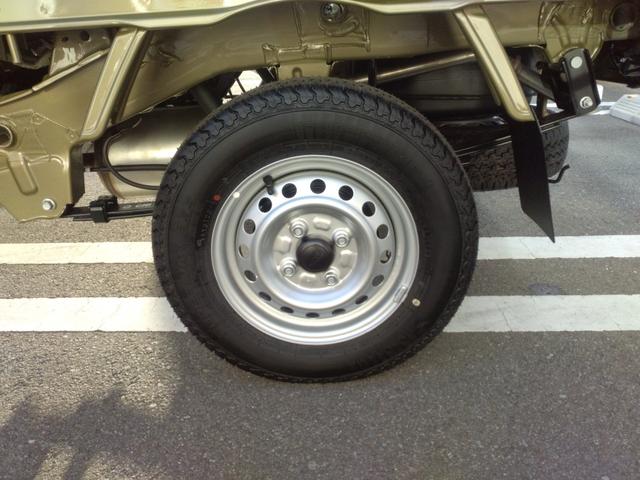 ハイゼットトラック ジャンボエクストラ　届出済未使用車・衝突軽減ブレーキ・ＬＥＤヘッドランプ・ＬＥＤフォグランプ・スマートキー＆プッシュスタート・電動格納式ドアミラー・コーナーセンサー・ＬＥＤ大型荷台作業灯・オーバーヘッドシェルフ（27枚目）