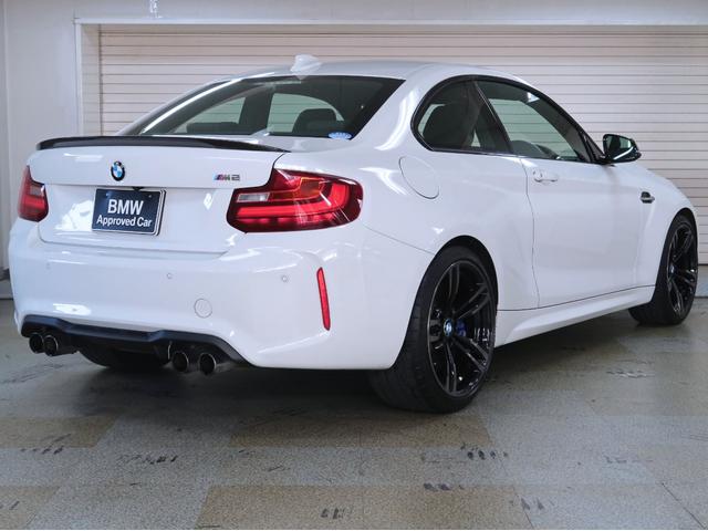 ベースグレード BMW認定中古車 1年保証 アダプティブヘッドライト カーボンミラーカバー カーボントランクスポイラー 黒革 19インチAW(4枚目)