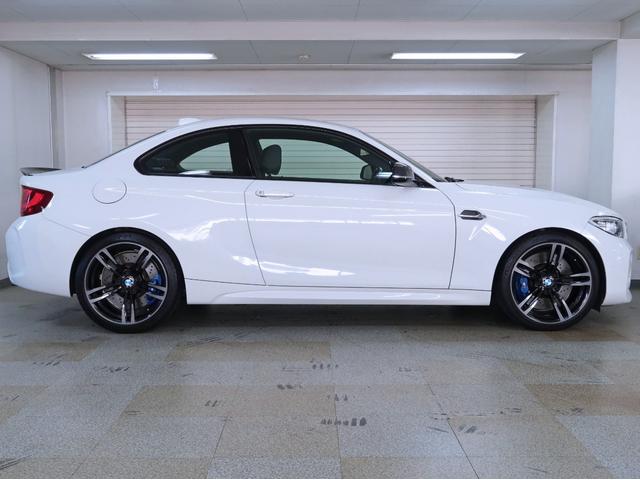 ベースグレード BMW認定中古車 1年保証 アダプティブヘッドライト カーボンミラーカバー カーボントランクスポイラー 黒革 19インチAW(5枚目)