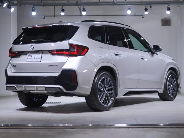 Ｘ１ ｘＤｒｉｖｅ　２０ｄ　Ｍスポーツハイラインパッケージ　パノラマガラスサンルーフ　アクティブシート　モカレザー　１８ＡＷ　Ｆシートヒーティング　ＡｐｐｌｅＣａｒＰｌａｙ　ＡｎｄｒｏｉｄＡｕｔｏ　アクティブクルーズ　ＨＵＤ　インテリアカメラ　オートトランク（6枚目）