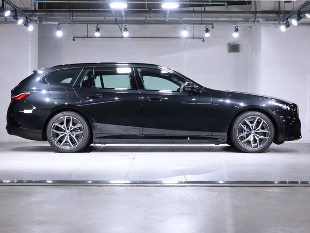 ｉ５ ｅＤｒｉｖｅ　４０ツーリング　Ｍスポーツ　カーブドディスプレイ　ハーマンカードン　Ａｐｐｌｅ　Ｃａｒ　Ｐｌａｙ　ヘッドアップディスプレイ　Ｆシートヒーティング　アクティブクルーズ　１９ＡＷ（6枚目）