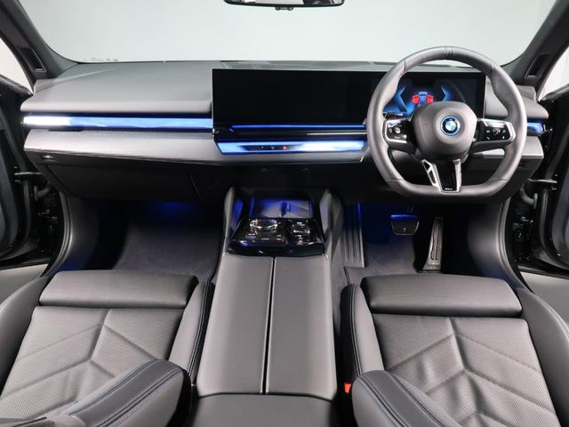 ｉ５ ｅＤｒｉｖｅ　４０ツーリング　Ｍスポーツ　カーブドディスプレイ　ハーマンカードン　Ａｐｐｌｅ　Ｃａｒ　Ｐｌａｙ　ヘッドアップディスプレイ　Ｆシートヒーティング　アクティブクルーズ　１９ＡＷ（7枚目）