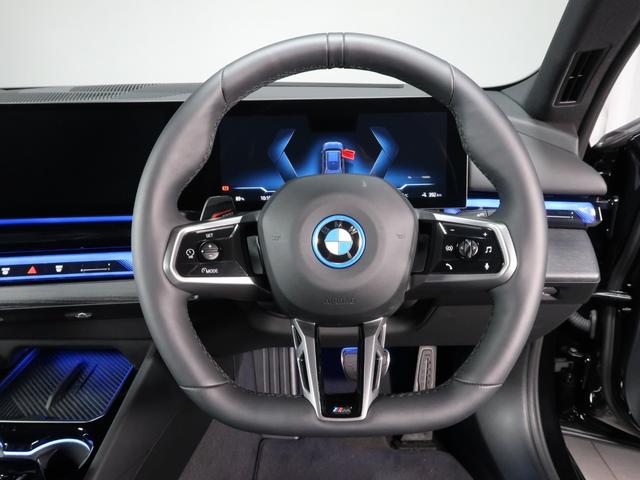 ｉ５ ｅＤｒｉｖｅ　４０ツーリング　Ｍスポーツ　カーブドディスプレイ　ハーマンカードン　Ａｐｐｌｅ　Ｃａｒ　Ｐｌａｙ　ヘッドアップディスプレイ　Ｆシートヒーティング　アクティブクルーズ　１９ＡＷ（11枚目）