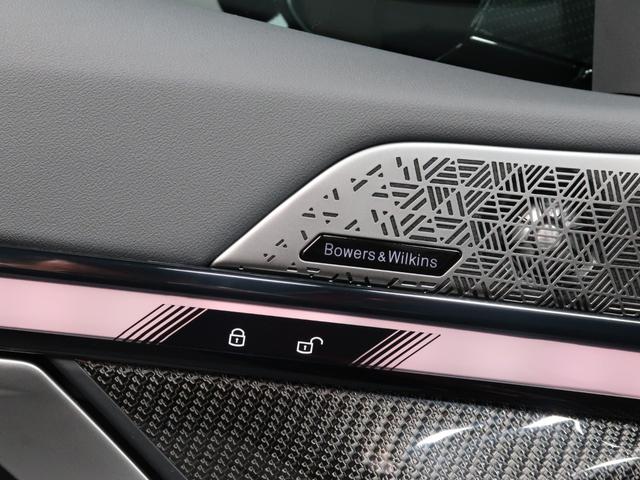 ｉ５ Ｍ６０　ｘＤｒｉｖｅツーリング　セレクトＰ　ＭカーボンエクステリアＰ　パノラマサンルーフ　サンプロテクションガラス　Ｂｏｗｅｒｓ＆Ｗｉｌｋｉｎｓ　ヘッドアップディスプレイ　２０ＡＷ（25枚目）