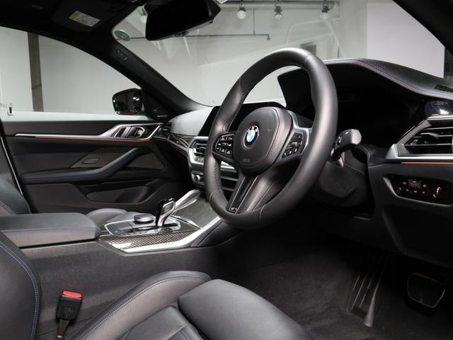 4シリーズ M440i xDriveグランクーペ BMW認定中古車2年保証付 サンルーフ 黒革 Mスポーツシート トランクキック開閉無し レーンチェンジアシスト無し アクティブクルーズ ハーマンカードン 19AW(4枚目)