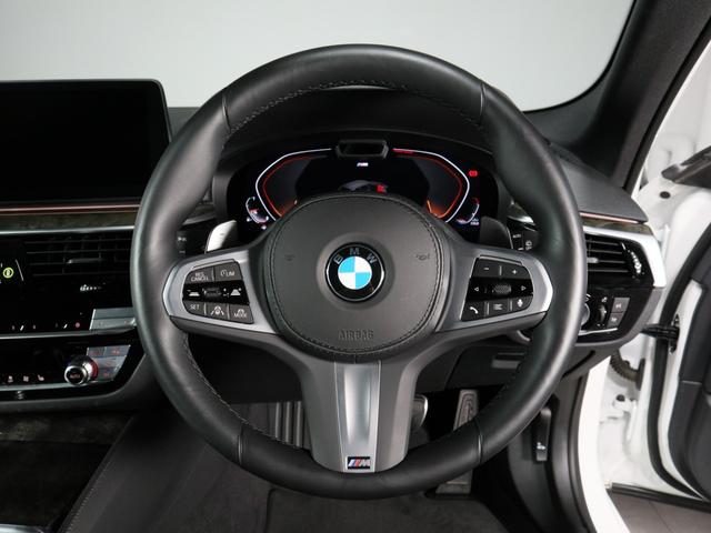 5シリーズ 530iツーリング Mスポーツ BMW認定中古車2年保証付 ブラックレザー セレクトP パノラマガラスサンルーフ サンプロテクションガラス ハーマンカードン パーキングアシストプラス 19AW(12枚目)