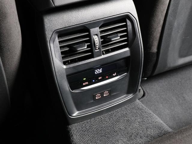 3シリーズ 318iツーリング Mスポーツ 後期型 カーブドディスプレイ ヘッドアップディスプレイ ドライビングアシスト ワイヤレスチャージング Fシートヒーティング Apple Car Play 18AW(30枚目)