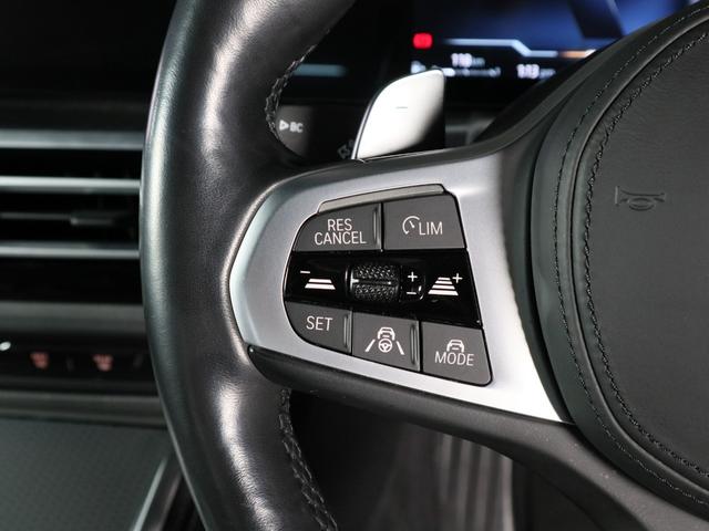 ４シリーズ Ｍ４４０ｉ　ｘＤｒｉｖｅカブリオレ　赤革　ドライビングアシスト　ヘッドアップディスプレイ　ワイヤレスチャージング　ステアリングヒーター　Ｆシートヒーティング　ハーマンカードン　トップビューカメラ　１９ＡＷ（17枚目）