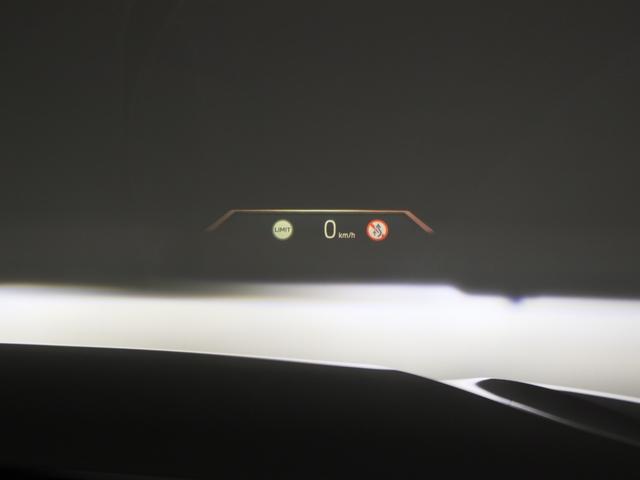 ４シリーズ Ｍ４４０ｉ　ｘＤｒｉｖｅカブリオレ　赤革　ドライビングアシスト　ヘッドアップディスプレイ　ワイヤレスチャージング　ステアリングヒーター　Ｆシートヒーティング　ハーマンカードン　トップビューカメラ　１９ＡＷ（21枚目）