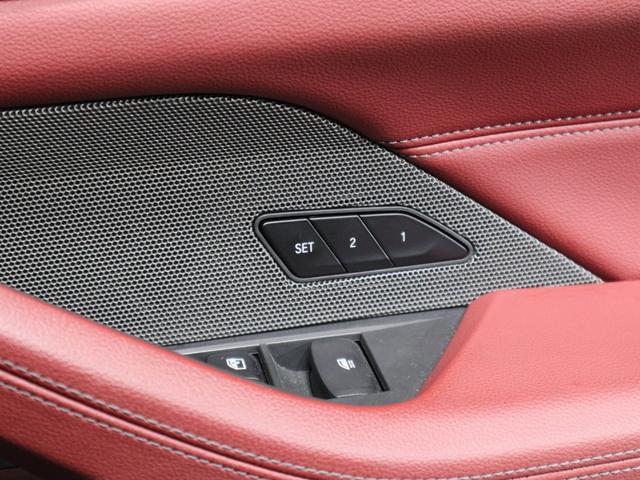 ４シリーズ Ｍ４４０ｉ　ｘＤｒｉｖｅカブリオレ　赤革　ドライビングアシスト　ヘッドアップディスプレイ　ワイヤレスチャージング　ステアリングヒーター　Ｆシートヒーティング　ハーマンカードン　トップビューカメラ　１９ＡＷ（26枚目）