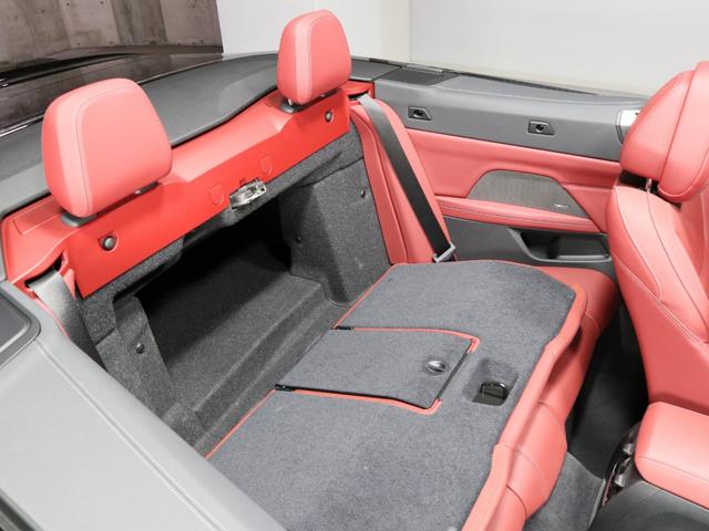 ４シリーズ Ｍ４４０ｉ　ｘＤｒｉｖｅカブリオレ　赤革　ドライビングアシスト　ヘッドアップディスプレイ　ワイヤレスチャージング　ステアリングヒーター　Ｆシートヒーティング　ハーマンカードン　トップビューカメラ　１９ＡＷ（37枚目）