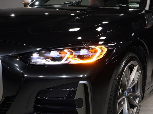 ４シリーズ Ｍ４４０ｉ　ｘＤｒｉｖｅカブリオレ　赤革　ドライビングアシスト　ヘッドアップディスプレイ　ワイヤレスチャージング　ステアリングヒーター　Ｆシートヒーティング　ハーマンカードン　トップビューカメラ　１９ＡＷ（40枚目）