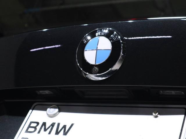 ４シリーズ Ｍ４４０ｉ　ｘＤｒｉｖｅカブリオレ　赤革　ドライビングアシスト　ヘッドアップディスプレイ　ワイヤレスチャージング　ステアリングヒーター　Ｆシートヒーティング　ハーマンカードン　トップビューカメラ　１９ＡＷ（44枚目）