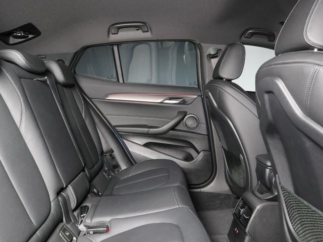 お買い求めのお客様には当社担当スタッフがご納車にお伺いをさせて頂いております。輸送会社任せでなく当社スタッフがお届けいたしますので、安心してお買い求めいただけます。（別途有償）