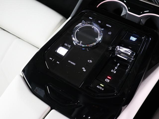 ｉ５ ｅＤｒｉｖｅ　４０　エクセレンス　カーブドディスプレイ　ステアリングホイールヒーティング　Ｆシートヒーティング　ヘッドアップディスプレイ　ハーマンカードン　Ｉｎｄｉｖｉｄｕａｌウッドトリム　１９ＡＷ（18枚目）