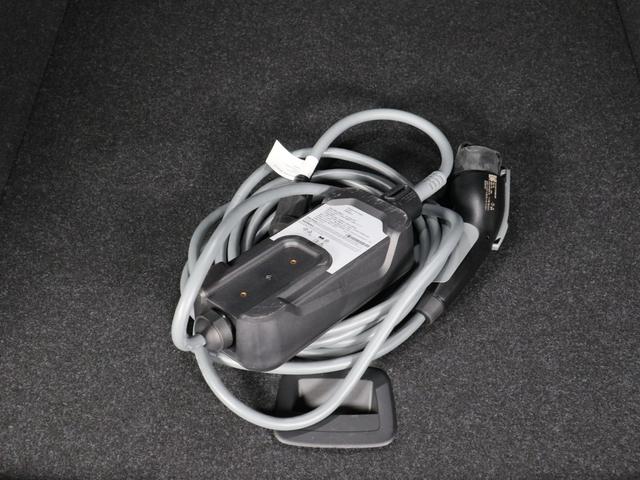 ｉ５ ｅＤｒｉｖｅ　４０　エクセレンス　カーブドディスプレイ　ステアリングホイールヒーティング　Ｆシートヒーティング　ヘッドアップディスプレイ　ハーマンカードン　Ｉｎｄｉｖｉｄｕａｌウッドトリム　１９ＡＷ（35枚目）