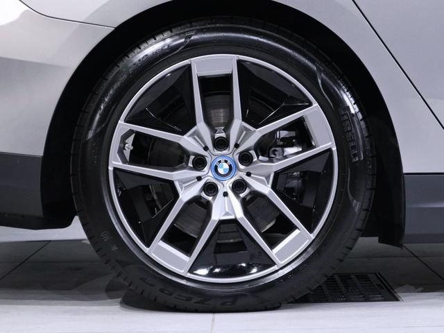 ｉ５ ｅＤｒｉｖｅ　４０　エクセレンス　カーブドディスプレイ　ステアリングホイールヒーティング　Ｆシートヒーティング　ヘッドアップディスプレイ　ハーマンカードン　Ｉｎｄｉｖｉｄｕａｌウッドトリム　１９ＡＷ（45枚目）