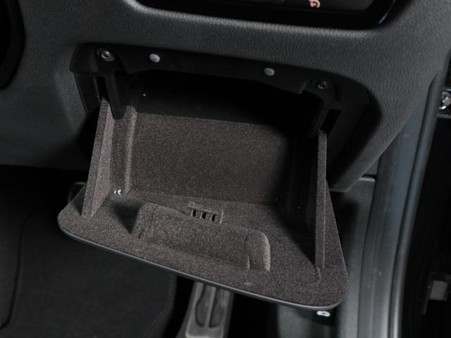 Ｍ３ Ｍ３セダン　コンペティション　Ｍ　ｘＤｒｉｖｅ　エクステンドレザーメリノ　２０ＡＷ　Ｆシートヒーティング　パーキングアシストプラス　ハーマンカードン　ヘッドアップディスプレイ　地デジ　ＡｐｐｌｅＣａｒＰｌａｙ　ＡＣＣ　オートトランク（27枚目）