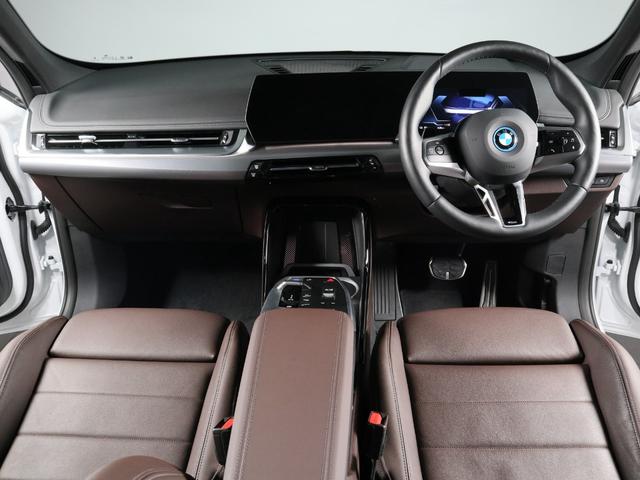 ｉＸ１ ｘＤｒｉｖｅ　３０　Ｍスポーツ　ハイラインパッケージ　ハイラインパッケージ　モカレザー　ハーマンカードン　Ａｐｐｌｅ　Ｃａｒ　Ｐｌａｙ　ヘッドアップディスプレイ　Ｆシートヒーティング　ステアリングホイールヒーティング　１８ＡＷ（9枚目）