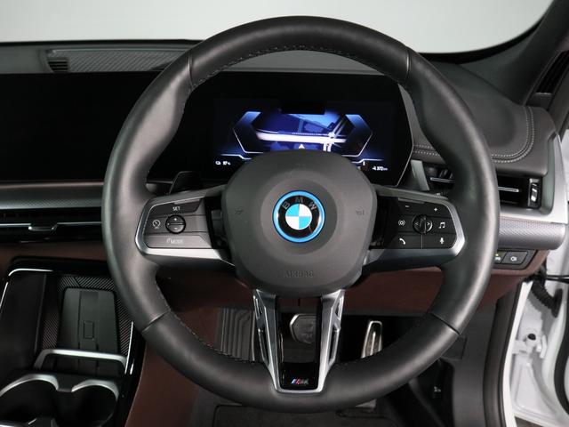 ｉＸ１ ｘＤｒｉｖｅ　３０　Ｍスポーツ　ハイラインパッケージ　ハイラインパッケージ　モカレザー　ハーマンカードン　Ａｐｐｌｅ　Ｃａｒ　Ｐｌａｙ　ヘッドアップディスプレイ　Ｆシートヒーティング　ステアリングホイールヒーティング　１８ＡＷ（13枚目）