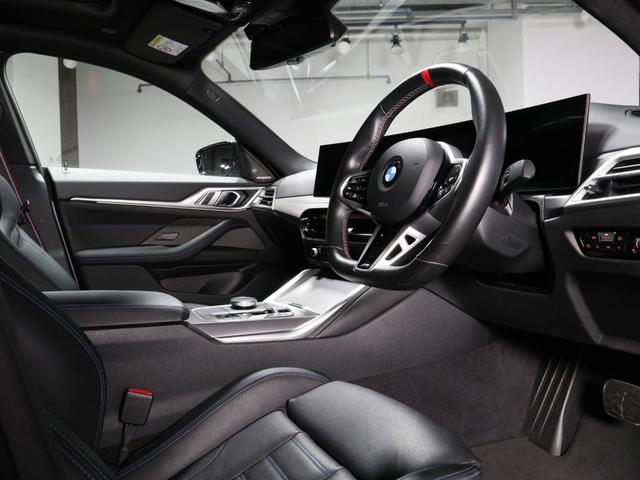 ４シリーズ Ｍ４４０ｉ　ｘＤｒｉｖｅグランクーペ　ガラスサンルーフ　Ｆシートヒーティング　ブラックレザー　１９ＡＷ　ＡＣＣ　ＡｐｐｌｅＣａｒＰｌａｙ（4枚目）
