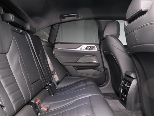 ｉ４ ｅＤｒｉｖｅ　４０　Ｍスポーツ　ＢＭＷ認定中古車２年保証付　サウンドＰ　黒革　ハーマンカードン　ヘッドアップディスプレイ　ステアリングホイールヒーター　地デジ　１８ＡＷ（10枚目）