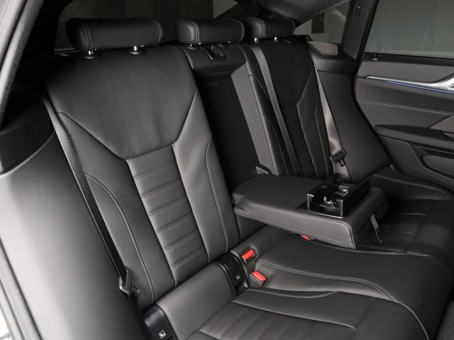 ｉ４ ｅＤｒｉｖｅ　４０　Ｍスポーツ　ＢＭＷ認定中古車２年保証付　サウンドＰ　黒革　ハーマンカードン　ヘッドアップディスプレイ　ステアリングホイールヒーター　地デジ　１８ＡＷ（11枚目）