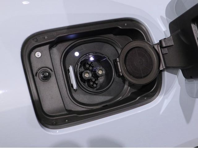 ｉ４ ｅＤｒｉｖｅ　４０　Ｍスポーツ　ＢＭＷ認定中古車２年保証付　サウンドＰ　黒革　ハーマンカードン　ヘッドアップディスプレイ　ステアリングホイールヒーター　地デジ　１８ＡＷ（36枚目）