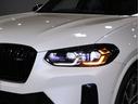 保証期間中に、トラブルが発生した際の緊急連絡を24時間フリーダイヤルでお受けします。応急処置のアドバイスのみならず、出張修理やレッカーなどの手配、さらにはお客様の代替交通手段やホテルの確保を行います。
