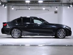 また「ＢＭＷ　プレミアム・セレクション延長保証」をご契約いただくと、登録後１年間のプレミアム・セレクション保証の終了後も、最大１年間、保証対象箇所に不具合が生じた場合、無償修理をご提供いたします。 6