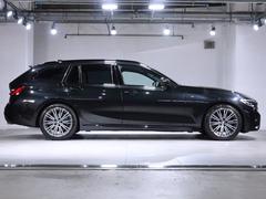 また「ＢＭＷ　プレミアム・セレクション延長保証」をご契約いただくと、登録後１年間のプレミアム・セレクション保証の終了後も、最大１年間、保証対象箇所に不具合が生じた場合、無償修理をご提供いたします。 6