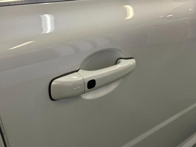 V70 T5 クラシック アダプティブクルーズコントロール ベージュレザーエアシート サンルーフ Harman/Kardon キセノンライト 電動リアゲート ナビTV バックカメラ 液晶メーター シートクーラー 6か月保証付き(10枚目)