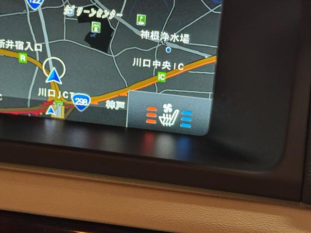 V70 T5 クラシック アダプティブクルーズコントロール ベージュレザーエアシート サンルーフ Harman/Kardon キセノンライト 電動リアゲート ナビTV バックカメラ 液晶メーター シートクーラー 6か月保証付き(34枚目)