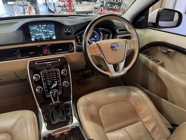 V70 T5 クラシック アダプティブクルーズコントロール ベージュレザーエアシート サンルーフ Harman/Kardon キセノンライト 電動リアゲート ナビTV バックカメラ 液晶メーター シートクーラー 6か月保証付き(52枚目)