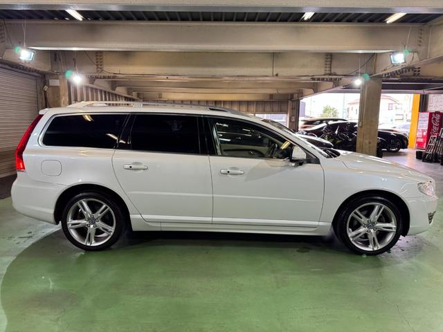 V70 T5 クラシック アダプティブクルーズコントロール ベージュレザーエアシート サンルーフ Harman/Kardon キセノンライト 電動リアゲート ナビTV バックカメラ 液晶メーター シートクーラー 6か月保証付き(68枚目)