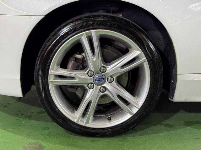 V70 T5 クラシック アダプティブクルーズコントロール ベージュレザーエアシート サンルーフ Harman/Kardon キセノンライト 電動リアゲート ナビTV バックカメラ 液晶メーター シートクーラー 6か月保証付き(71枚目)