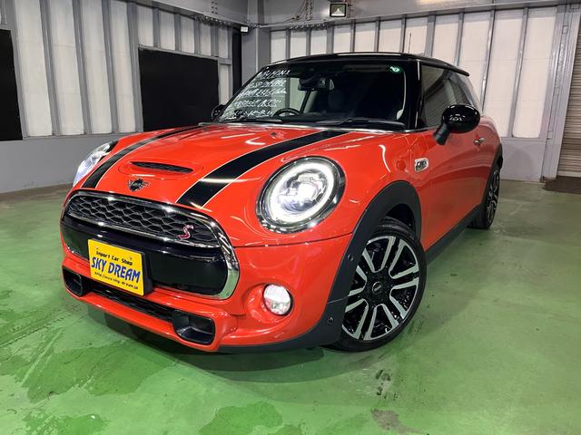 MINI クーパーSD アクティブクルーズコントロール ブラックレザーシート Harman/Kardon/ ドライビングモード LEDライト 前後センサー パドルシフト シートヒーター パーキングアシスト 6か月保証付き(4枚目)
