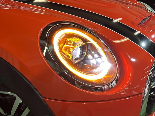 MINI クーパーSD アクティブクルーズコントロール ブラックレザーシート Harman/Kardon/ ドライビングモード LEDライト 前後センサー パドルシフト シートヒーター パーキングアシスト 6か月保証付き(10枚目)