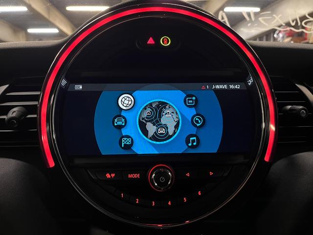 MINI クーパーSD アクティブクルーズコントロール ブラックレザーシート Harman/Kardon/ ドライビングモード LEDライト 前後センサー パドルシフト シートヒーター パーキングアシスト 6か月保証付き(26枚目)