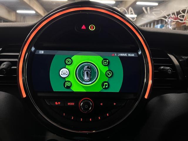 MINI クーパーSD アクティブクルーズコントロール ブラックレザーシート Harman/Kardon/ ドライビングモード LEDライト 前後センサー パドルシフト シートヒーター パーキングアシスト 6か月保証付き(36枚目)