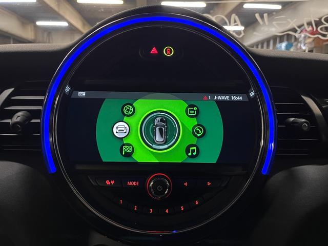 MINI クーパーSD アクティブクルーズコントロール ブラックレザーシート Harman/Kardon/ ドライビングモード LEDライト 前後センサー パドルシフト シートヒーター パーキングアシスト 6か月保証付き(42枚目)