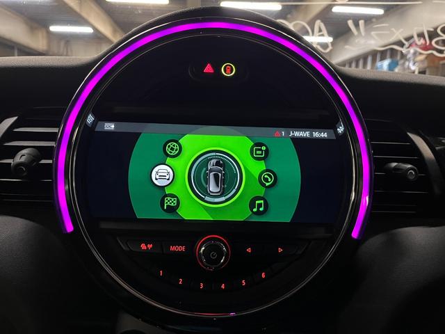 MINI クーパーSD アクティブクルーズコントロール ブラックレザーシート Harman/Kardon/ ドライビングモード LEDライト 前後センサー パドルシフト シートヒーター パーキングアシスト 6か月保証付き(44枚目)