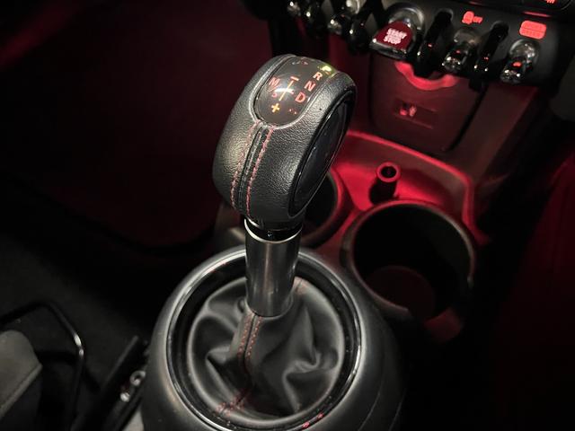 MINI クーパーSD アクティブクルーズコントロール ブラックレザーシート Harman/Kardon/ ドライビングモード LEDライト 前後センサー パドルシフト シートヒーター パーキングアシスト 6か月保証付き(49枚目)