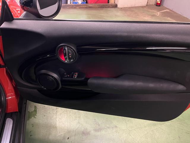 MINI クーパーSD アクティブクルーズコントロール ブラックレザーシート Harman/Kardon/ ドライビングモード LEDライト 前後センサー パドルシフト シートヒーター パーキングアシスト 6か月保証付き(56枚目)