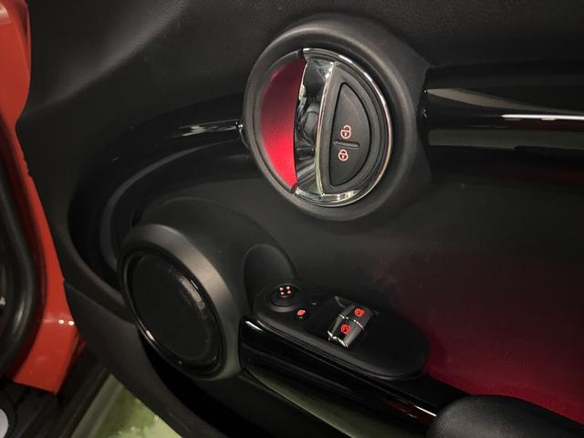 MINI クーパーSD アクティブクルーズコントロール ブラックレザーシート Harman/Kardon/ ドライビングモード LEDライト 前後センサー パドルシフト シートヒーター パーキングアシスト 6か月保証付き(57枚目)